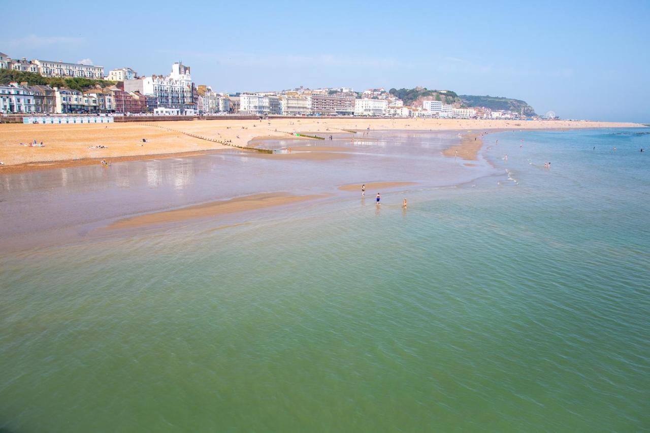 Seagulls Nest Beachfront Apartment With 3 Bedrooms Hastings Bagian luar foto