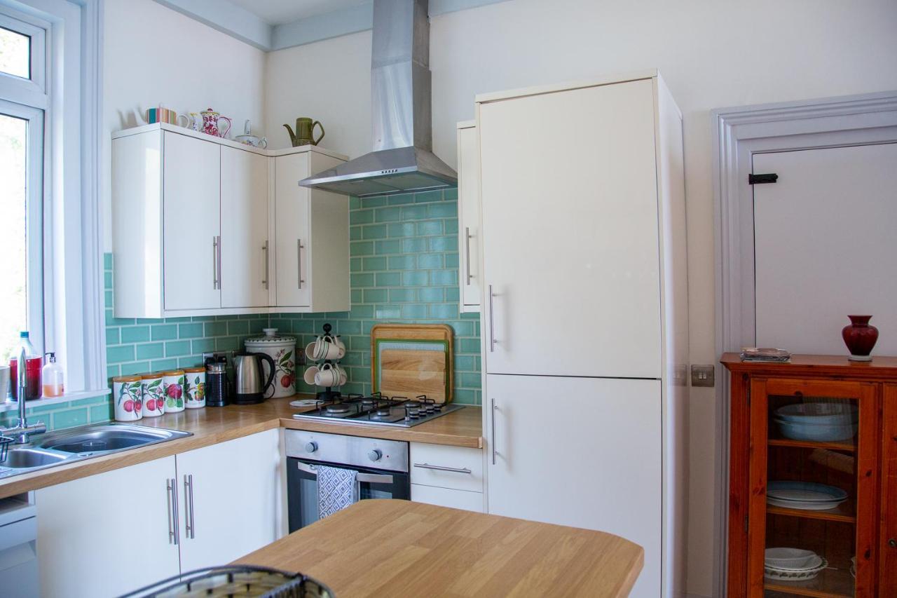 Seagulls Nest Beachfront Apartment With 3 Bedrooms Hastings Bagian luar foto