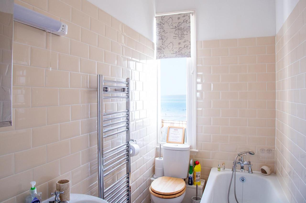 Seagulls Nest Beachfront Apartment With 3 Bedrooms Hastings Bagian luar foto